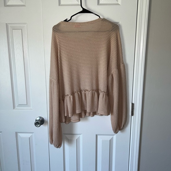 PINK LILY BEIGE PEPLUM BLOUSE - Picture 4 of 4